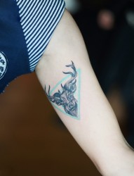 小清新三角鹿手臂纹身图案