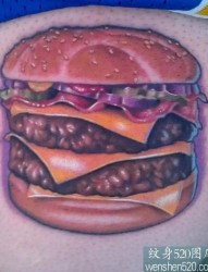 腰部一款逼真的汉堡包纹身图案