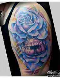 手臂精美很酷的一张骷髅玫瑰纹身图案