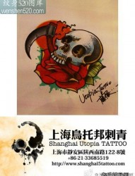 一张小巧潮流的骷髅与玫瑰花纹身手稿