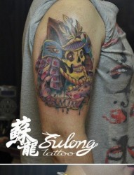 男人手臂经典超酷的彩色骷髅纹身图案