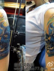 流行纹身图案―手臂彩色骷髅纹身图案