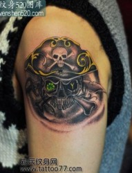 手臂海盗骷髅纹身图案