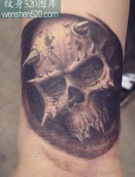 骷髅纹身图案：手臂欧美恶魔骷髅纹身图案纹身图片