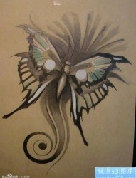 一张前卫唯美的蝴蝶纹身手稿