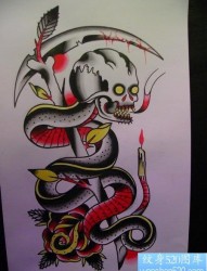 流行很酷的一张蛇与死神镰刀纹身图片