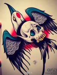 流行前卫的一张燕子纹身