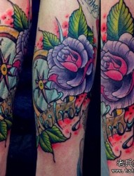 超流行的手臂school玫瑰花指南针纹身图片图案