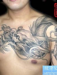 一张胸部超霸气的披肩龙龙头纹身图片纹身图案