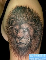 手臂狮子狮头纹身图案