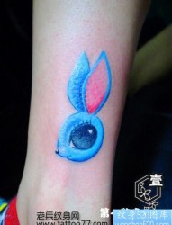 超可爱的美女腿部兔子纹身图片