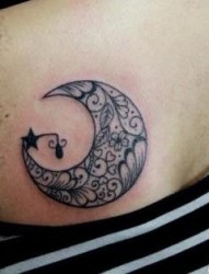 一张女人喜欢的图腾月亮纹身图片