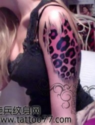女孩子喜欢的豹纹纹身图片