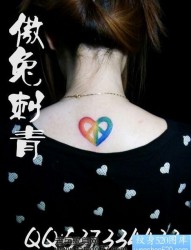 女孩子喜欢的彩色爱心纹身图片