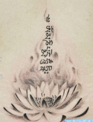 一张漂亮的黑灰莲花与梵文纹身图片