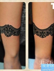 美女手臂精美流行的蕾丝纹身图片