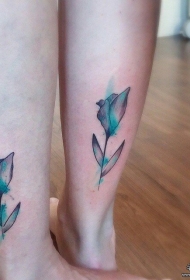 脚踝彩色花蕊个性纹身图案