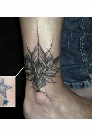 脚踝纹身覆盖几何莲花纹身图案