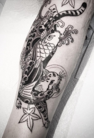 大腿纹身猫鲤鱼纹身图案