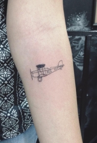 小臂小清新简单线条飞机纹身图案