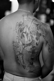 背部手臂三只鲤鱼纹身图案