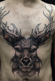 胸前大面积麋鹿头纹身图案