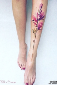 小腿彩色性感花卉纹身图案