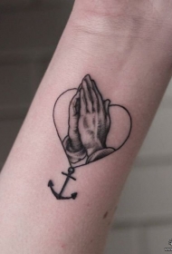 小臂祈祷之手爱心船锚tattoo纹身图案