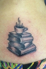 背部图书咖啡欧美黑灰纹身图案
