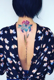 女生背部小清新花卉晕染纹身图案