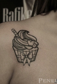 肩部小清新冰淇淋纹身图案