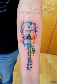 小臂吉他泼墨彩色纹身图案