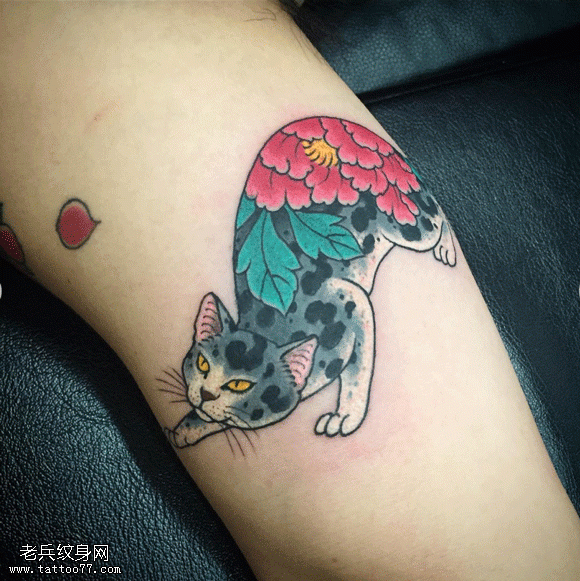 日式传统纹身猫咪牡丹花纹身图案