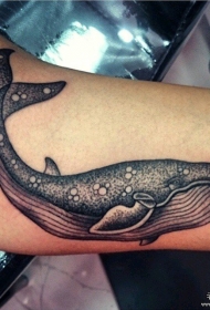 大臂鲸鱼黑灰欧美纹身图案
