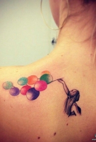 背部彩色气球与人物纹身图案