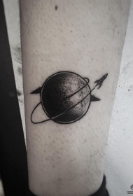 小腿简单的星球纹身图案