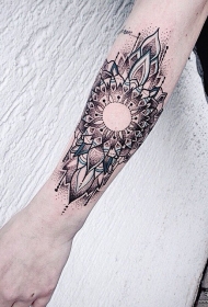 小臂个性好看的梵花点刺tattoo图案