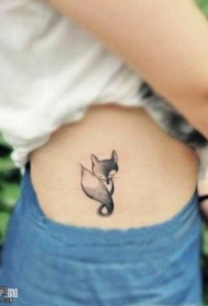 腰部可爱精致的小狐狸纹身图案