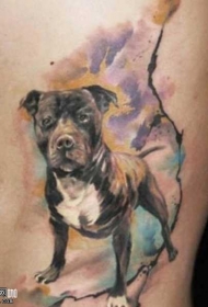 斗牛犬彩色水墨纹身图案