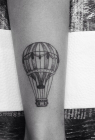 小腿小清新热气球纹身图案