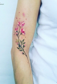 胳膊小清新花卉彩色纹身图案