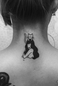 脖子后猫和女郎简约纹身图案