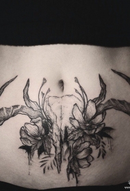 腹部骷髅羚羊点刺欧美花卉纹身图案