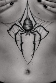 女生胸部欧美蜘蛛纹身图案