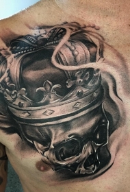 胸部欧美王冠骷髅纹身图案