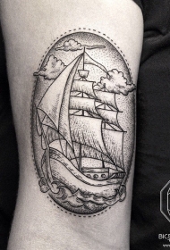 大臂帆船黑灰纹身点刺tattoo图案