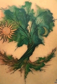 背部泼墨小清新树太阳月亮纹身图案