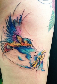 大腿蜂鸟花蕊水彩泼墨纹身图案