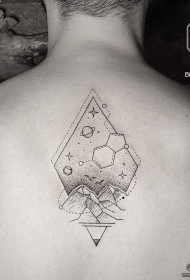 背部几何宇宙星球点刺纹身小图案