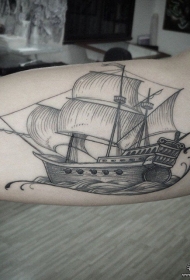 大臂帆船海浪小清新纹身图案